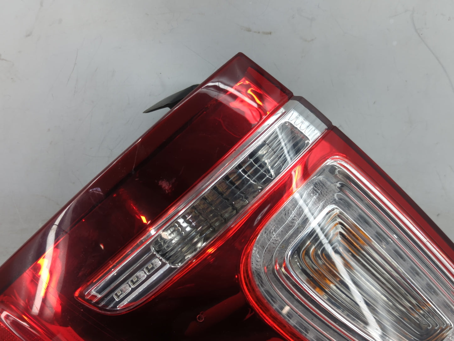 2011-2015 Ford Explorer Tail Light Assembly Driver Left OEM P/N:DB53-13B505-C BB53-13405-B Fits Fits 2011 2012 2013 2014 201