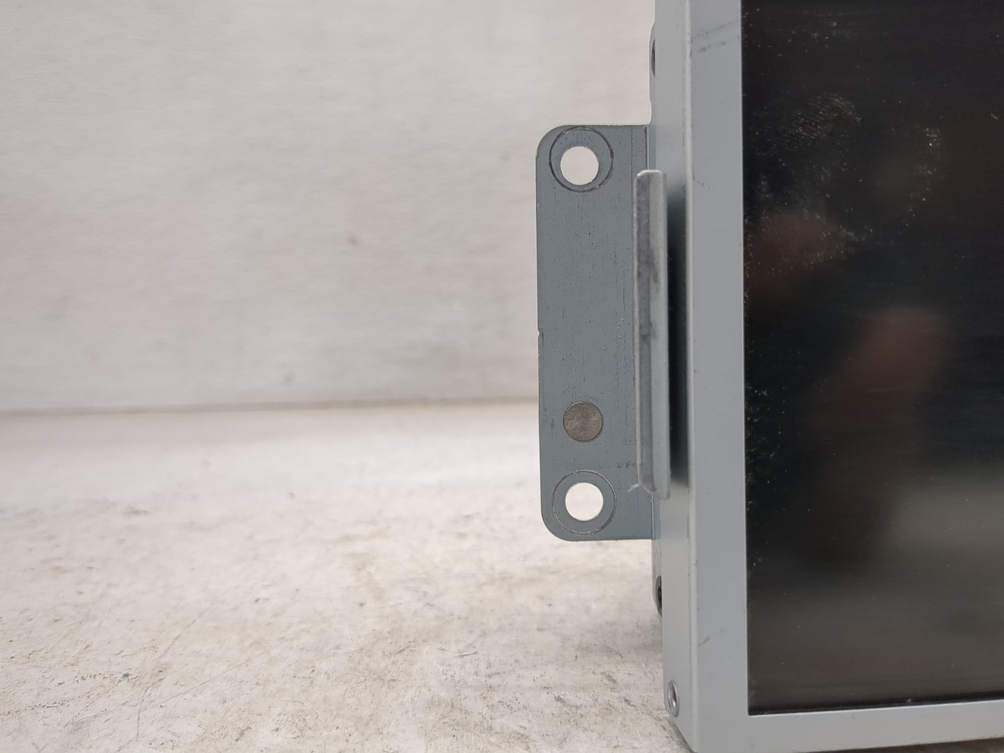 2015-2016 Ford Explorer Information Display Screen 1468334 - Oemusedautoparts1.com