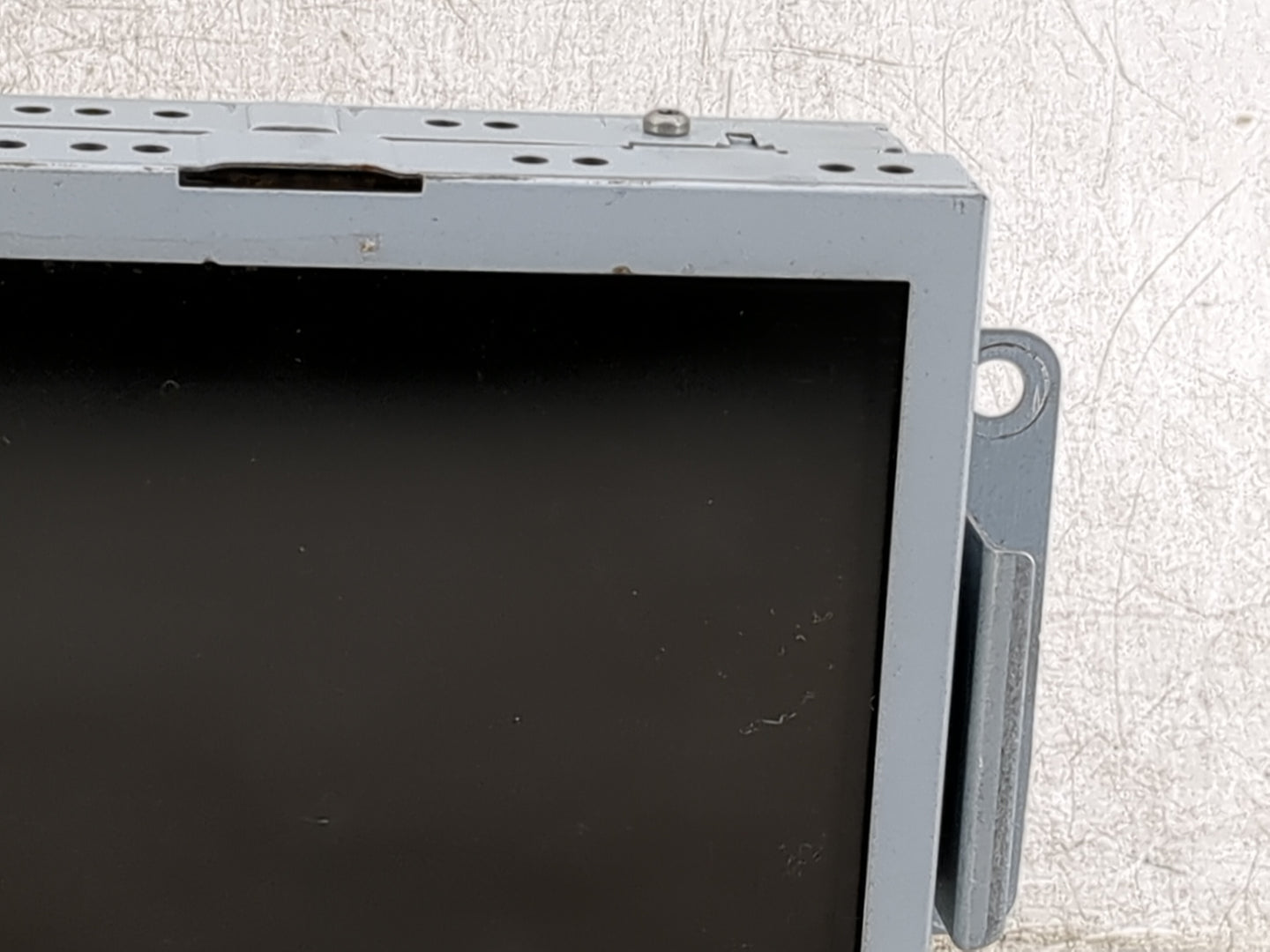2015-2016 Ford Explorer Information Display Screen 1469483 - Oemusedautoparts1.com