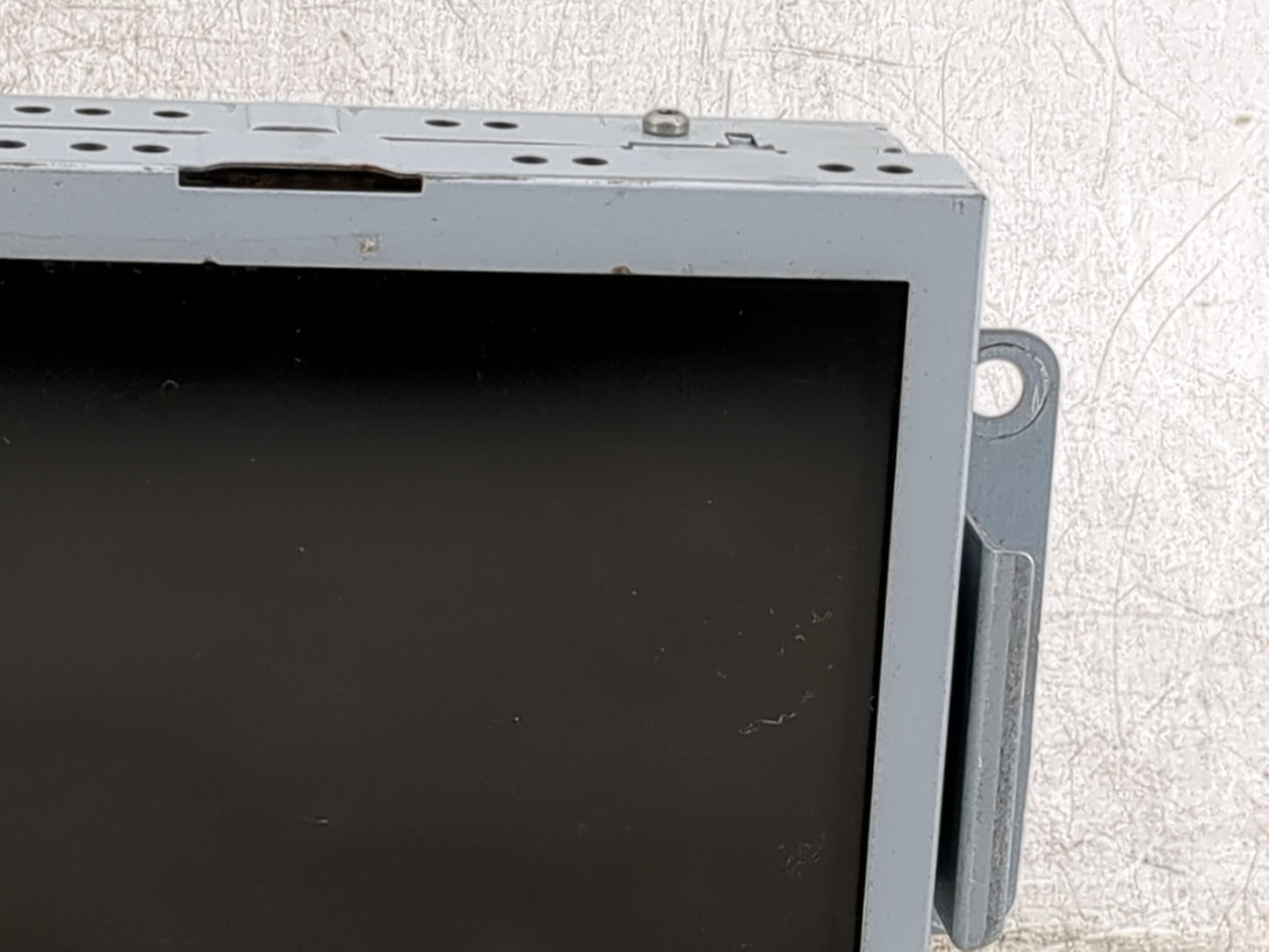 2015-2016 Ford Explorer Information Display Screen 1469483 - Oemusedautoparts1.com