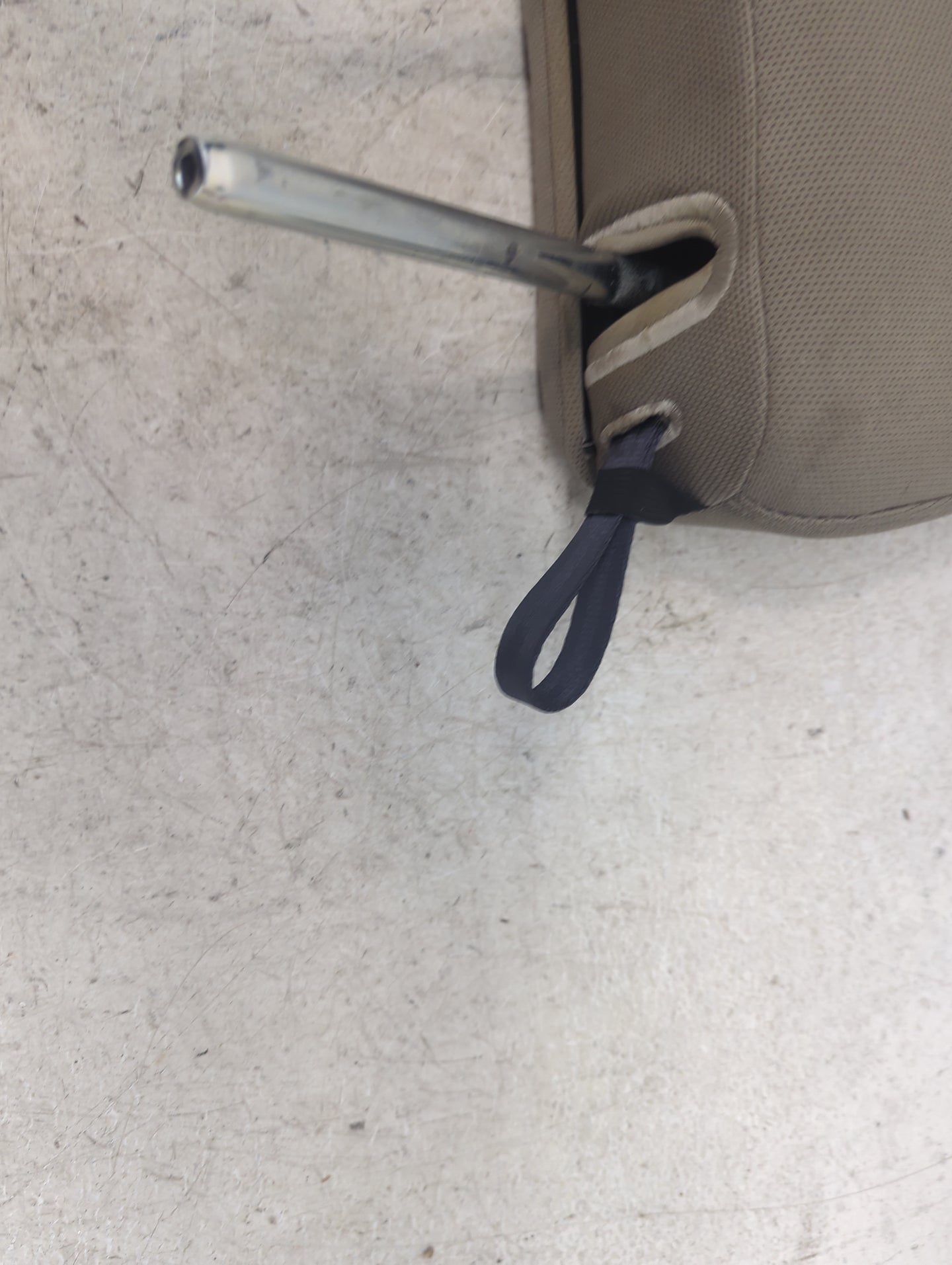 2015 Ford Explorer Headrest Head Rest Front Driver Seat Tan 1473045 - Oemusedautoparts1.com