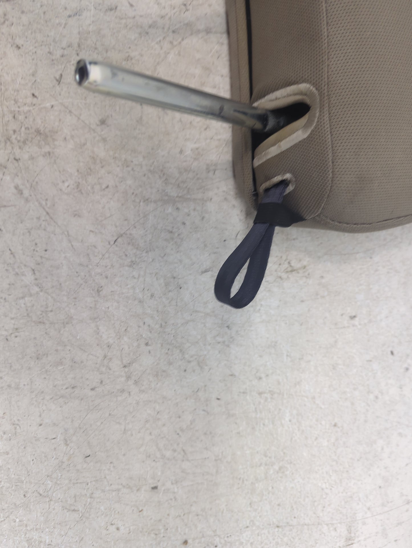 2015 Ford Explorer Headrest Head Rest Front Driver Seat Tan 1473045 - Oemusedautoparts1.com