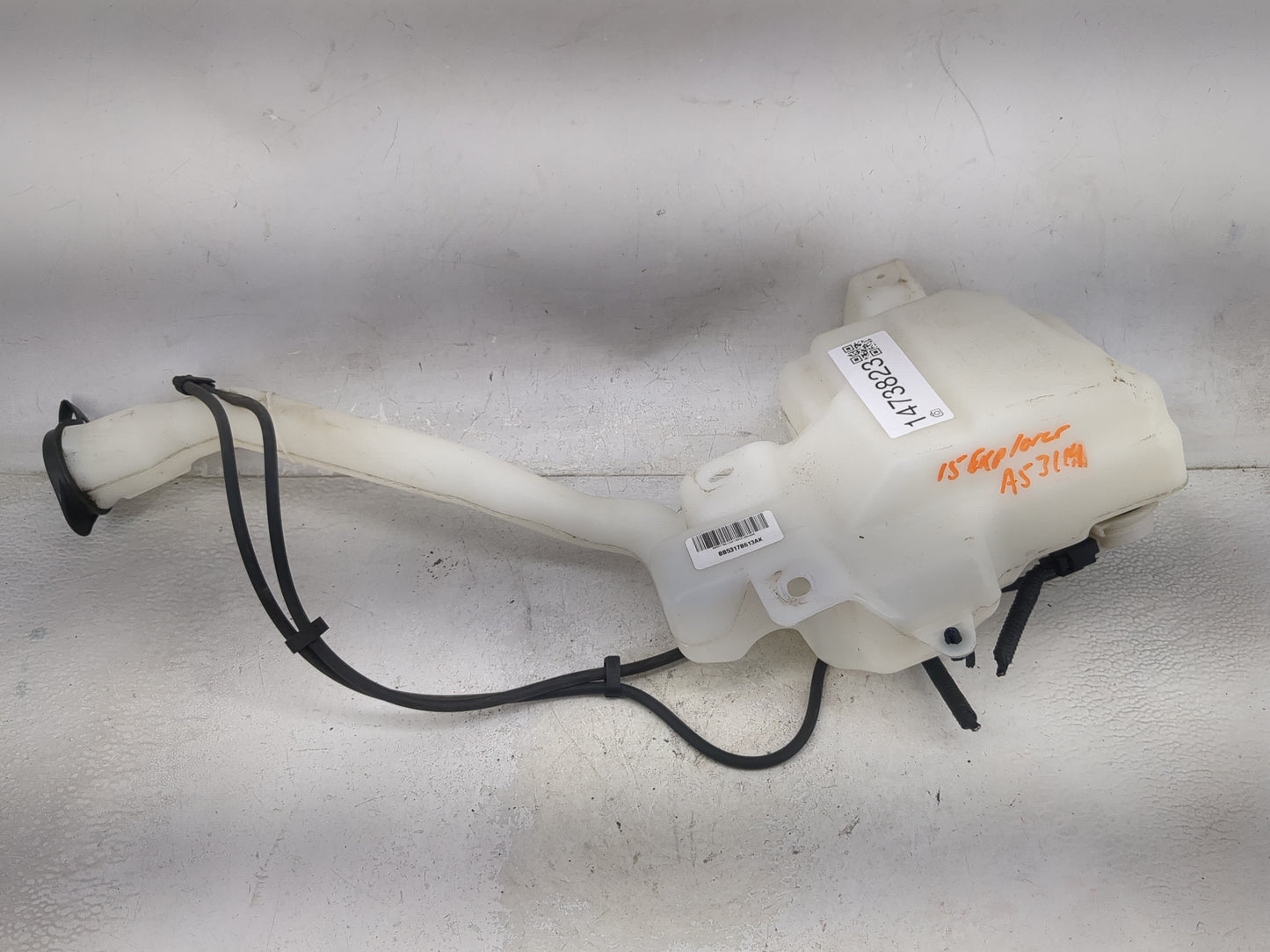 2011-2015 Ford Explorer Windshield Washer Fluid Reservoir Bottle Oem 1473823 - Oemusedautoparts1.com