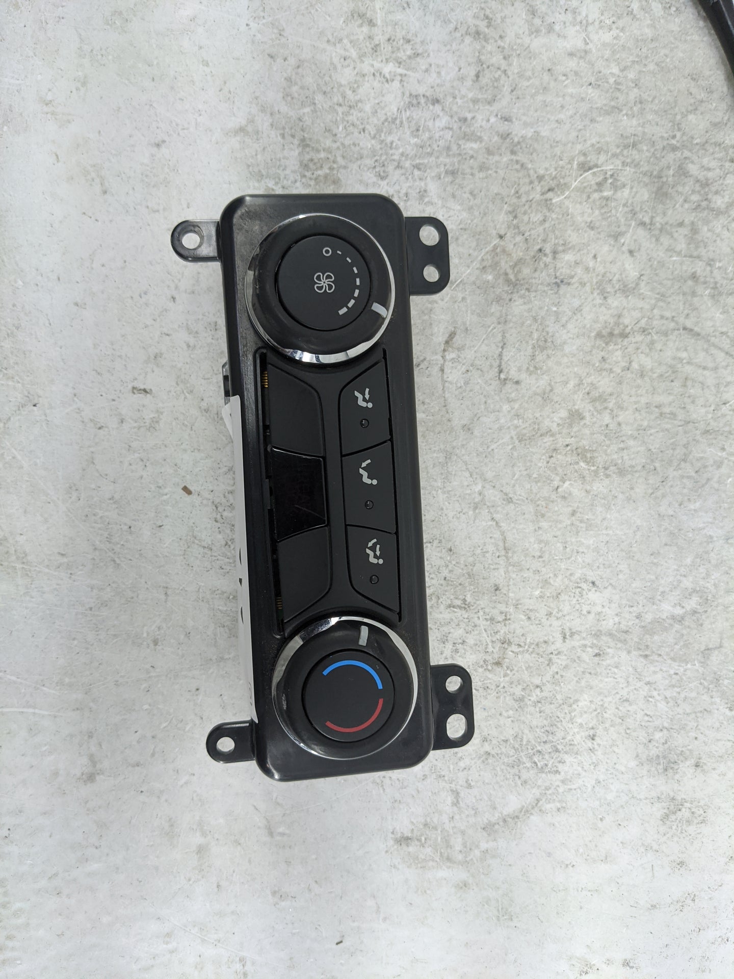 2015 Ford Explorer Climate Control Module Temperature AC/Heater Replacement P/N:BB5T-19980-BD Fits OEM Used Auto Parts - Oem