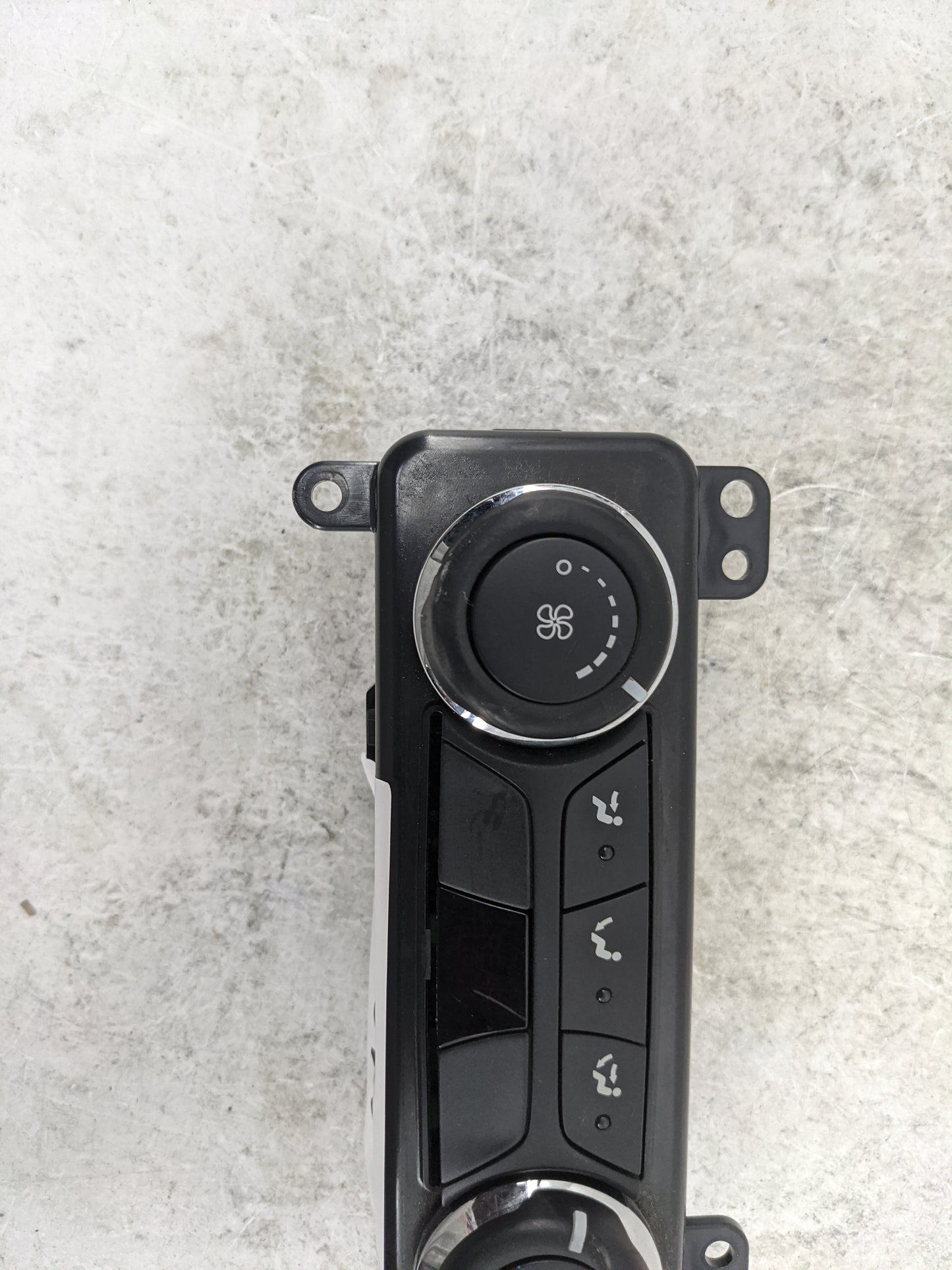2015 Ford Explorer Climate Control Module Temperature AC/Heater Replacement P/N:BB5T-19980-BD Fits OEM Used Auto Parts - Oem