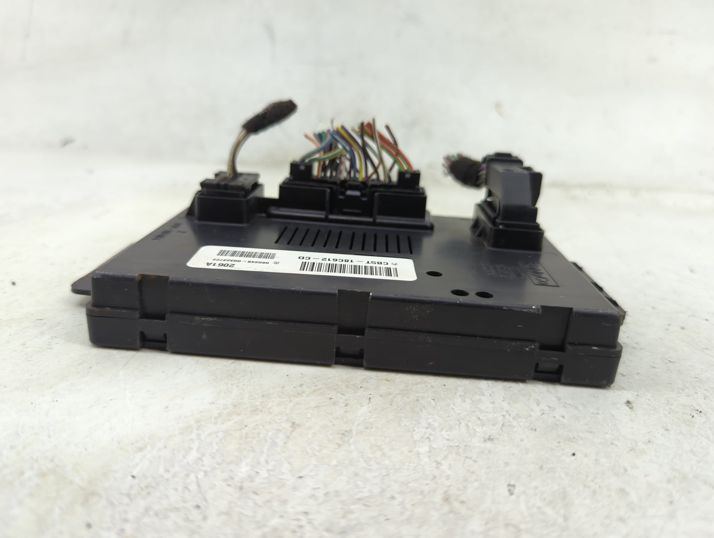 2012-2012 Ford Explorer Body Control Module Bcm Cb5t-18c612-cd - Oemusedautoparts1.com