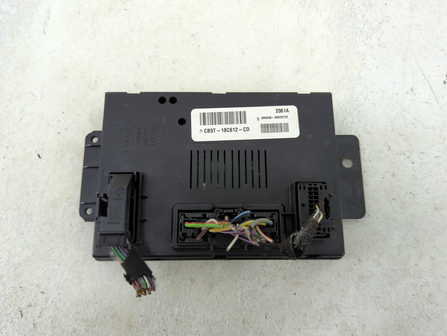 2012-2012 Ford Explorer Body Control Module Bcm Cb5t-18c612-cd - Oemusedautoparts1.com