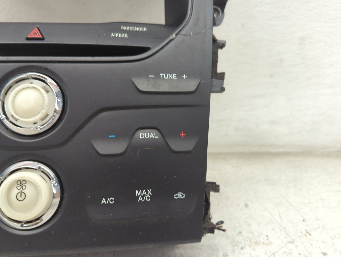 2014-2015 Ford Explorer Radio Control Panel 1496114 - Oemusedautoparts1.com