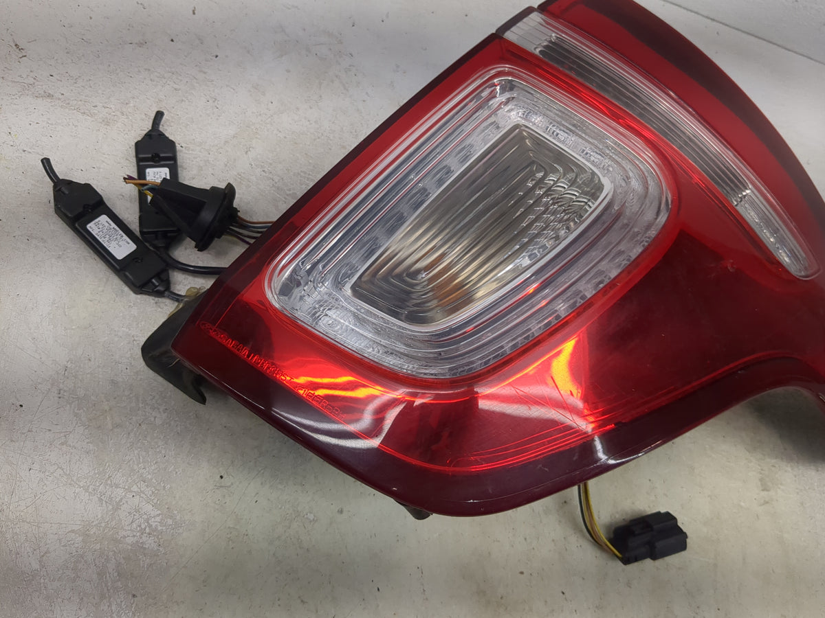 2013-2015 Ford Explorer Tail Light Assembly Passenger Right OEM P/N:B53-13B507-E EXPORT SPRT Fits Fits 2013 2014 2015 OEM Us