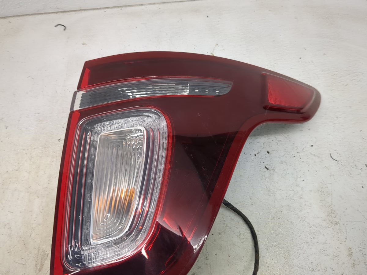 2013-2015 Ford Explorer Tail Light Assembly Passenger Right OEM P/N:DB5J-13B504 DB5J-13404 Fits Fits 2013 2014 2015 OEM Used
