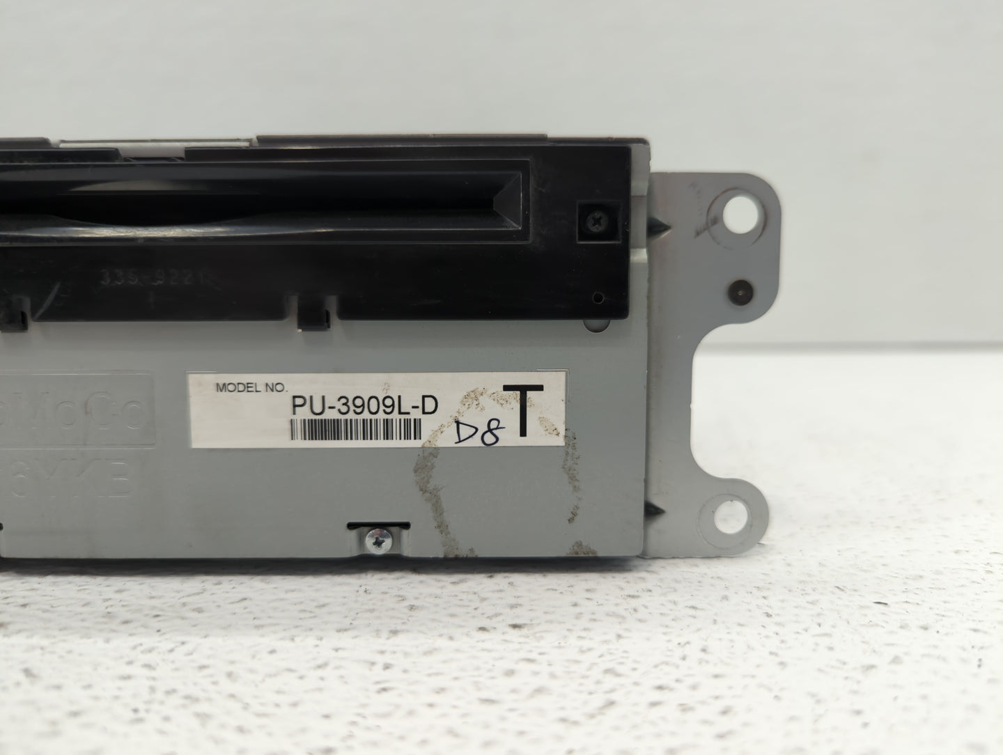 2015-2015 Ford Explorer Am Fm Cd Player Radio Receiver - Oemusedautoparts1.com