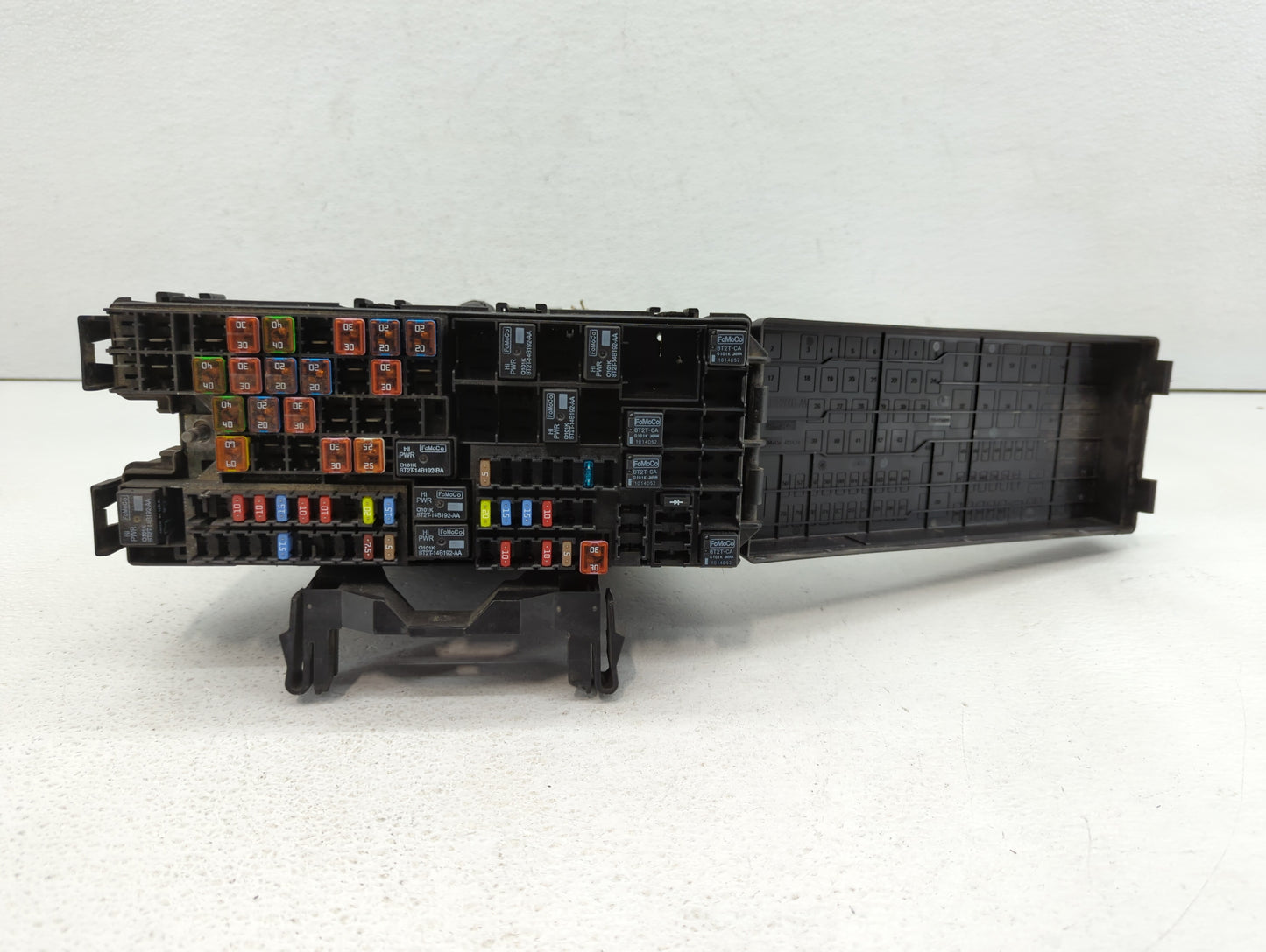 2014-2015 Ford Explorer Fusebox Fuse Box Panel Relay Module P/N:BT4T-14A003-AA Fits Fits 2014 2015 OEM Used Auto Parts - Oem