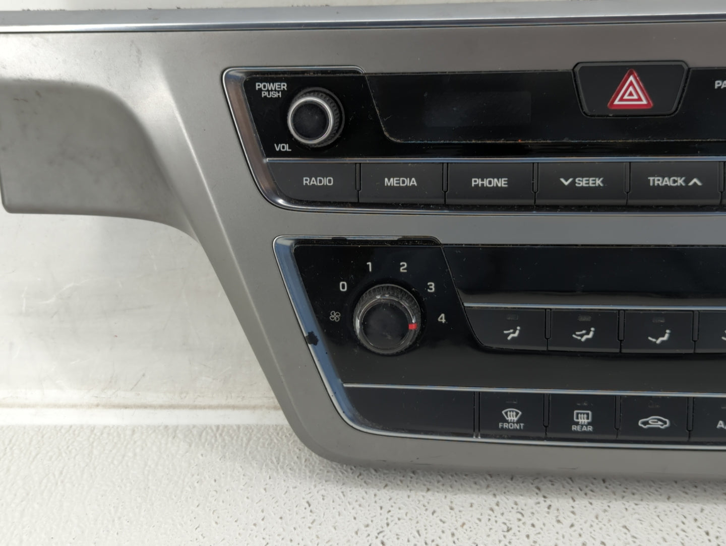 2015 Ford Explorer Climate Control Module Temperature AC/Heater Replacement P/N:TN237000-69231H BB5T-19980-BD, FB5T-18A802-E