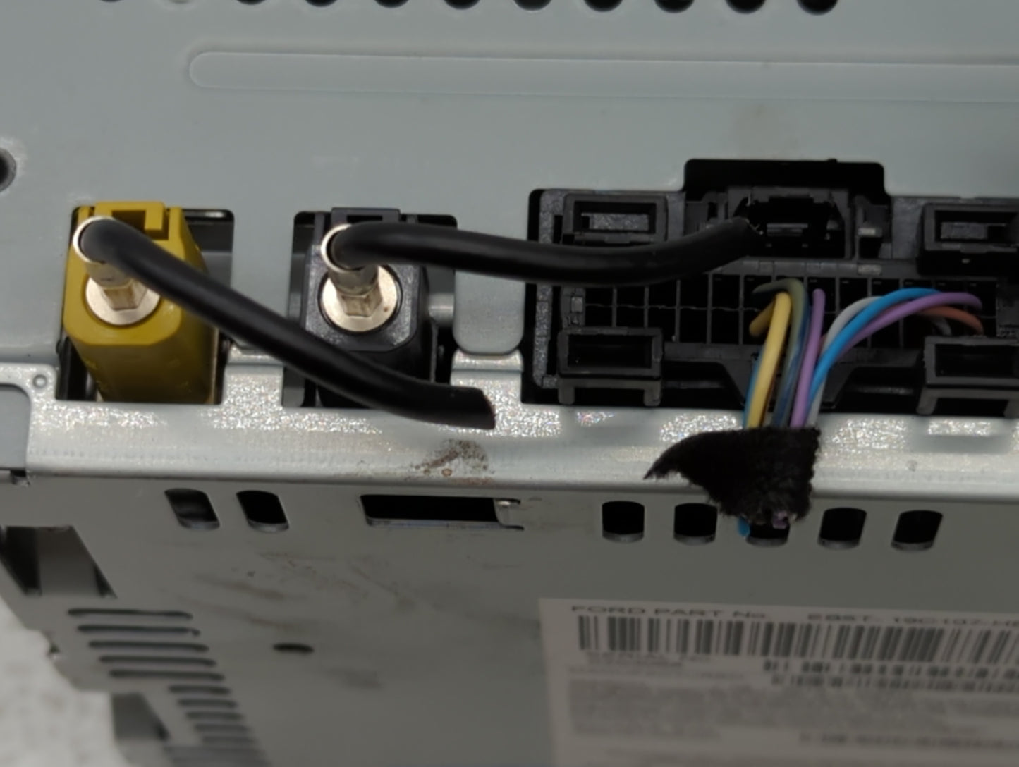 2015-2015 Ford Explorer Am Fm Cd Player Radio Receiver - Oemusedautoparts1.com