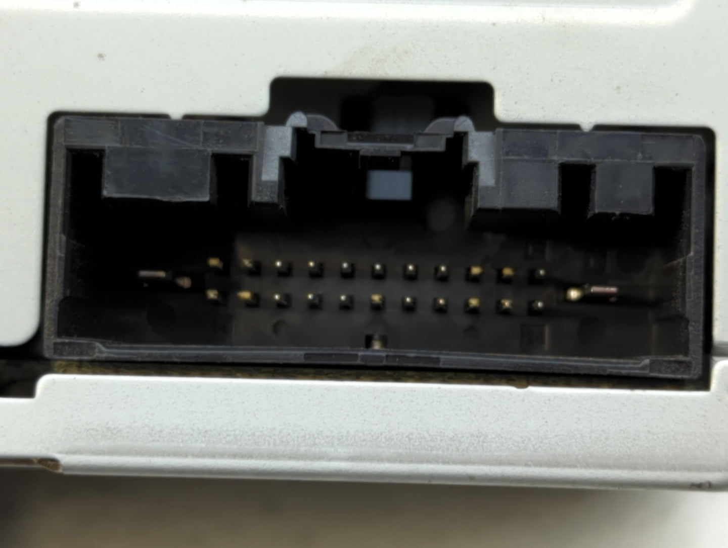 2015-2015 Ford Explorer Am Fm Cd Player Radio Receiver - Oemusedautoparts1.com