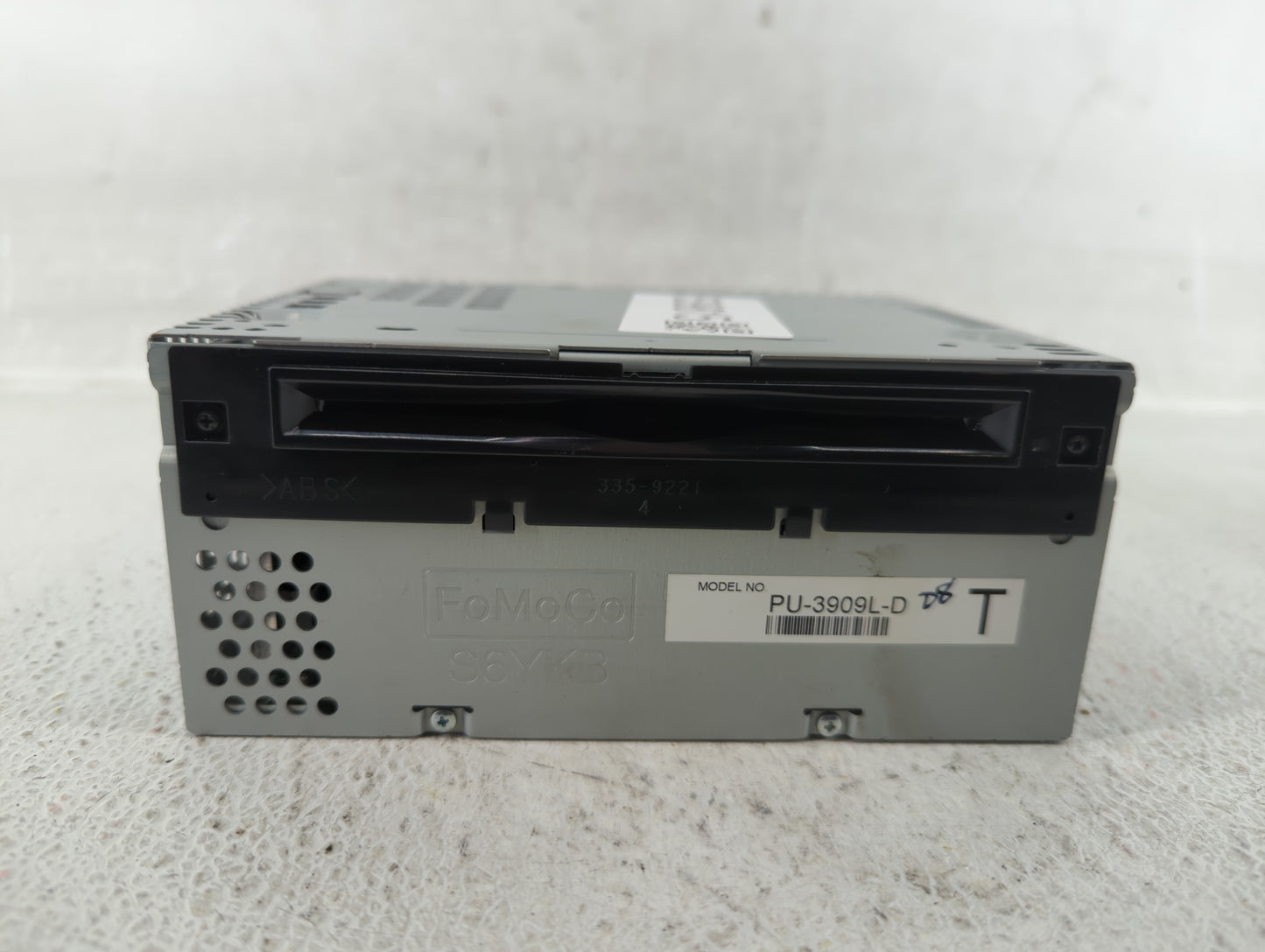 2015-2015 Ford Explorer Am Fm Cd Player Radio Receiver - Oemusedautoparts1.com