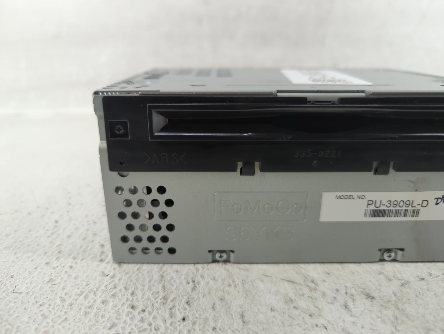 2015-2015 Ford Explorer Am Fm Cd Player Radio Receiver - Oemusedautoparts1.com