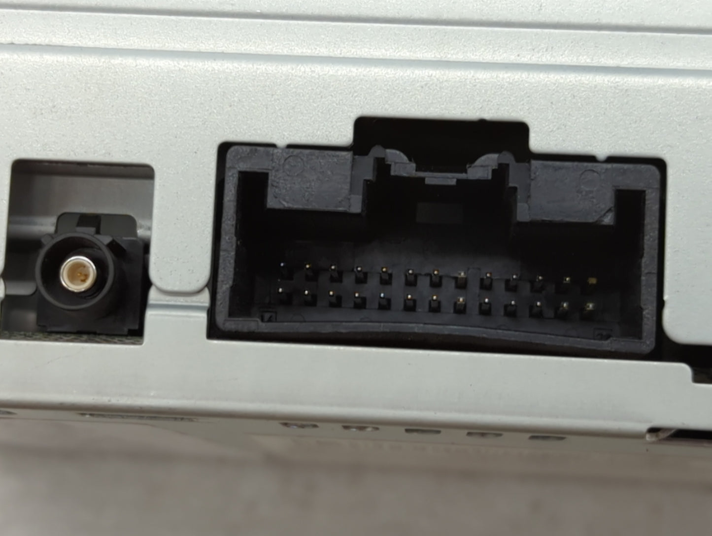 2014-2015 Ford Explorer Radio AM FM Cd Player Receiver Replacement P/N:EB5T-19C107-GA Fits Fits 2014 2015 OEM Used Auto Part