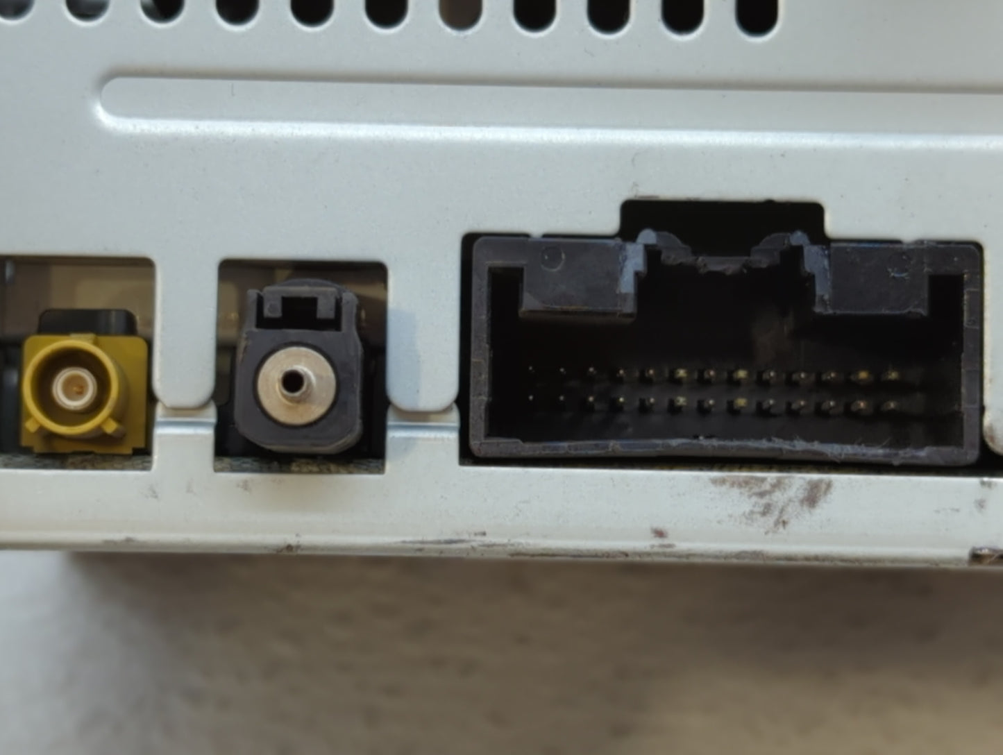 2014-2015 Ford Explorer Radio AM FM Cd Player Receiver Replacement P/N:EB5T-19C107-HA Fits Fits 2014 2015 OEM Used Auto Part