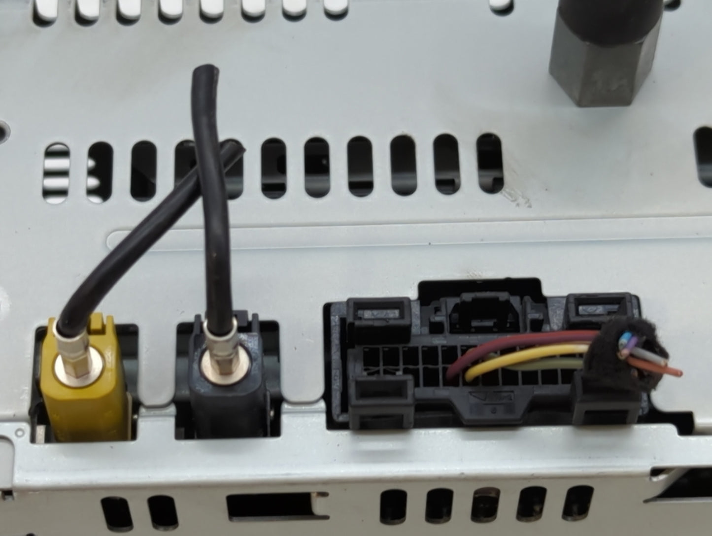 2015-2015 Ford Explorer Am Fm Cd Player Radio Receiver - Oemusedautoparts1.com