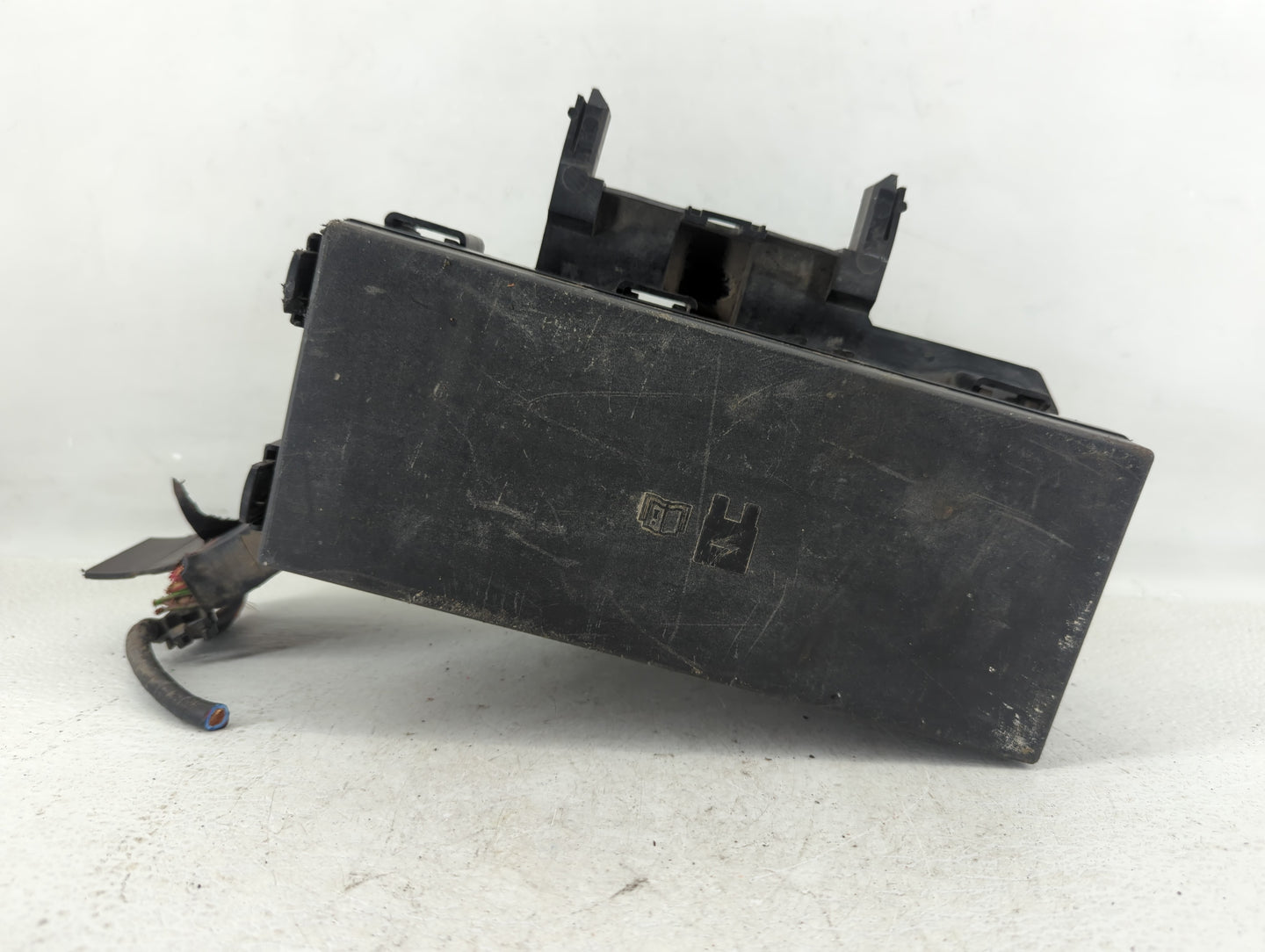 2014-2015 Ford Explorer Fusebox Fuse Box Panel Relay Module P/N:BT4T-14A003-AA Fits Fits 2014 2015 OEM Used Auto Parts - Oem
