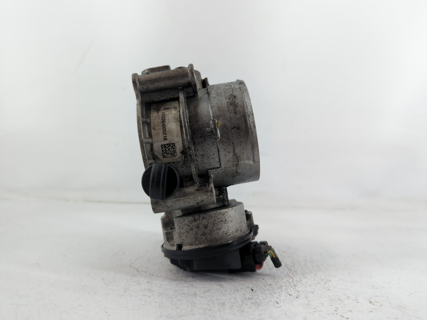 2011-2019 Ford Explorer Throttle Body P/N:2L1416A-0905 Fits Fits 2011 2012 2013 2014 2015 2016 2017 2018 2019 OEM Used Auto 