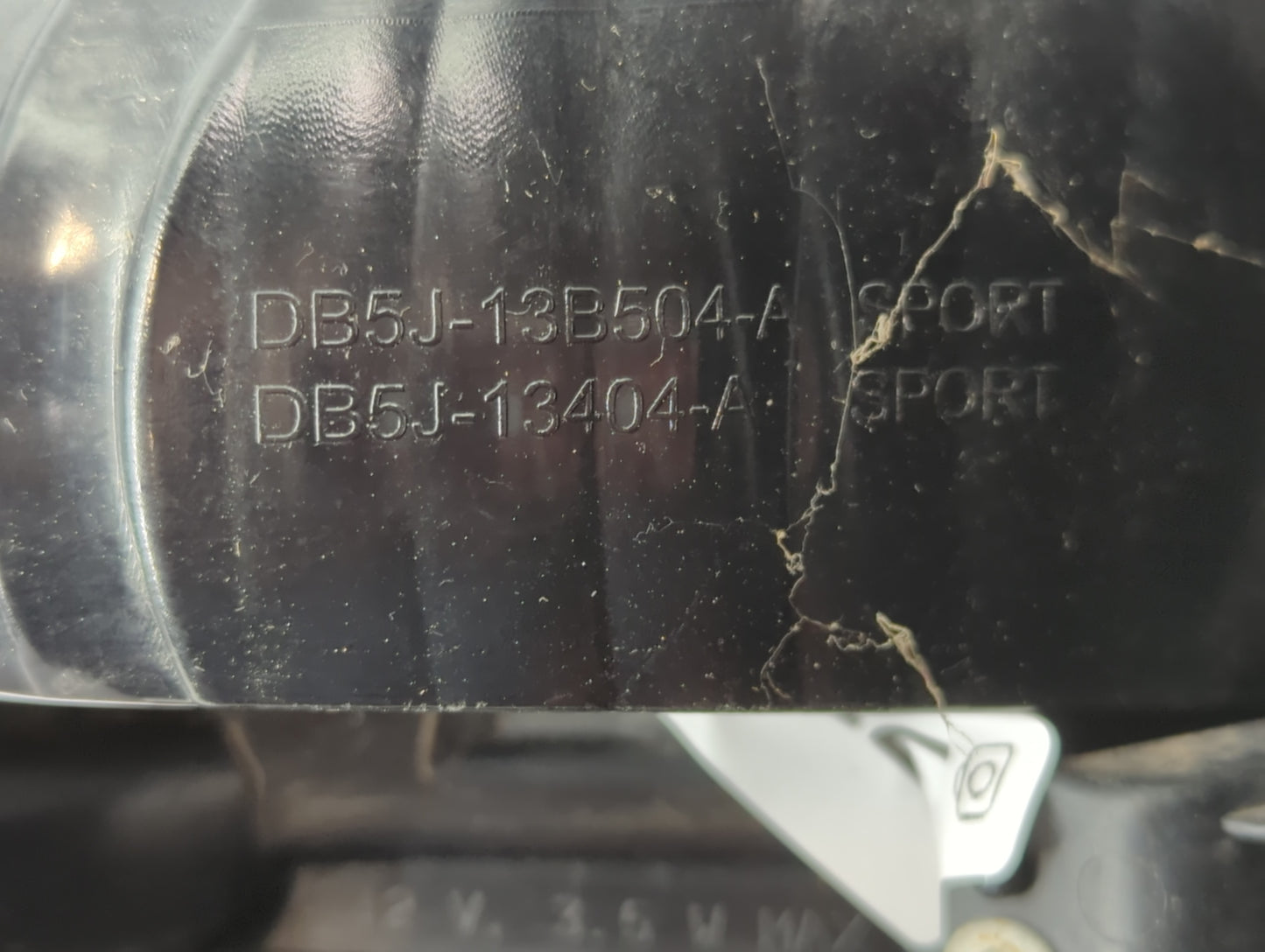2015 Ford Explorer Tail Light Assembly Passenger Right OEM P/N:DB53-13404-A DB53-13B504-A Fits OEM Used Auto Parts - Oemused