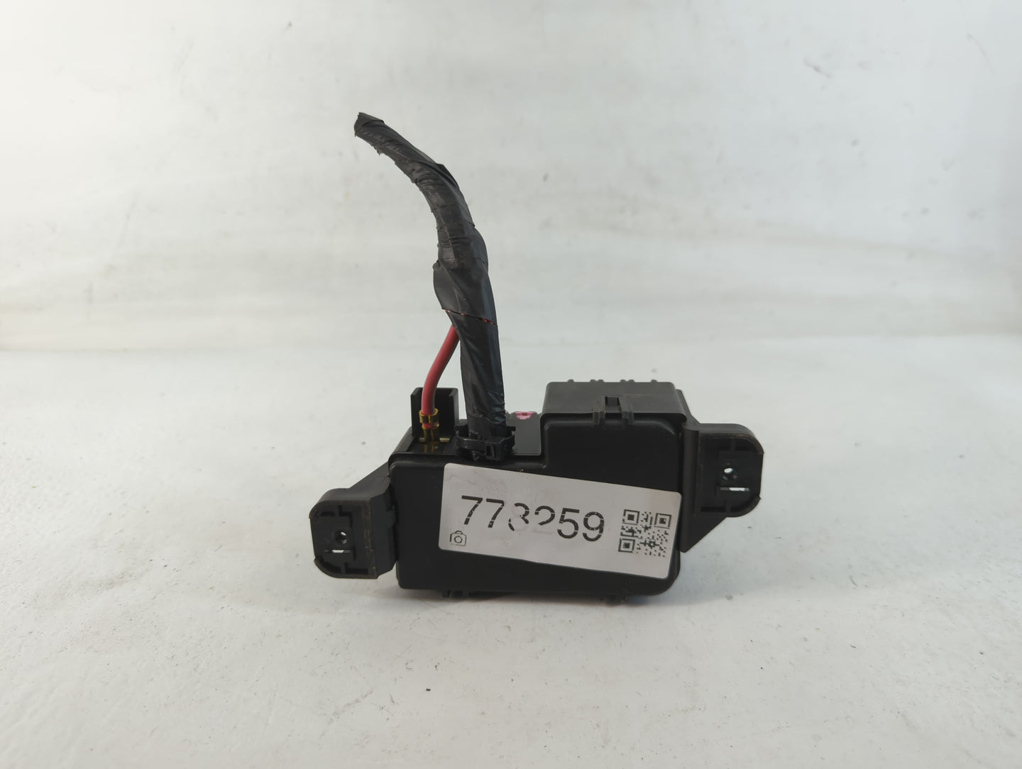 2014-2015 Ford Explorer Fusebox Fuse Box Panel Relay Module Fits Fits 2014 2015 OEM Used Auto Parts - Oemusedautoparts1.com