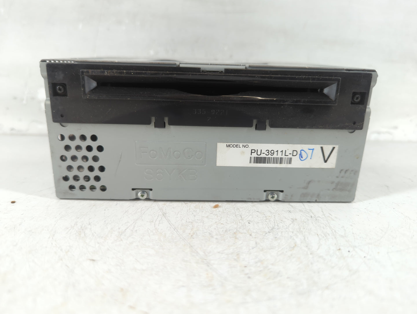 2014-2015 Ford Explorer Radio AM FM Cd Player Receiver Replacement P/N:EB5T-19C107-JA Fits Fits 2014 2015 OEM Used Auto Part