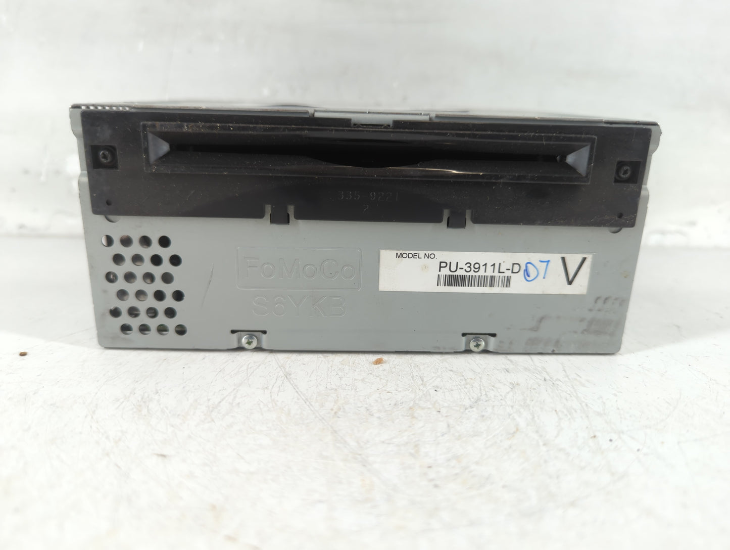 2014-2015 Ford Explorer Radio AM FM Cd Player Receiver Replacement P/N:EB5T-19C107-JA Fits Fits 2014 2015 OEM Used Auto Part