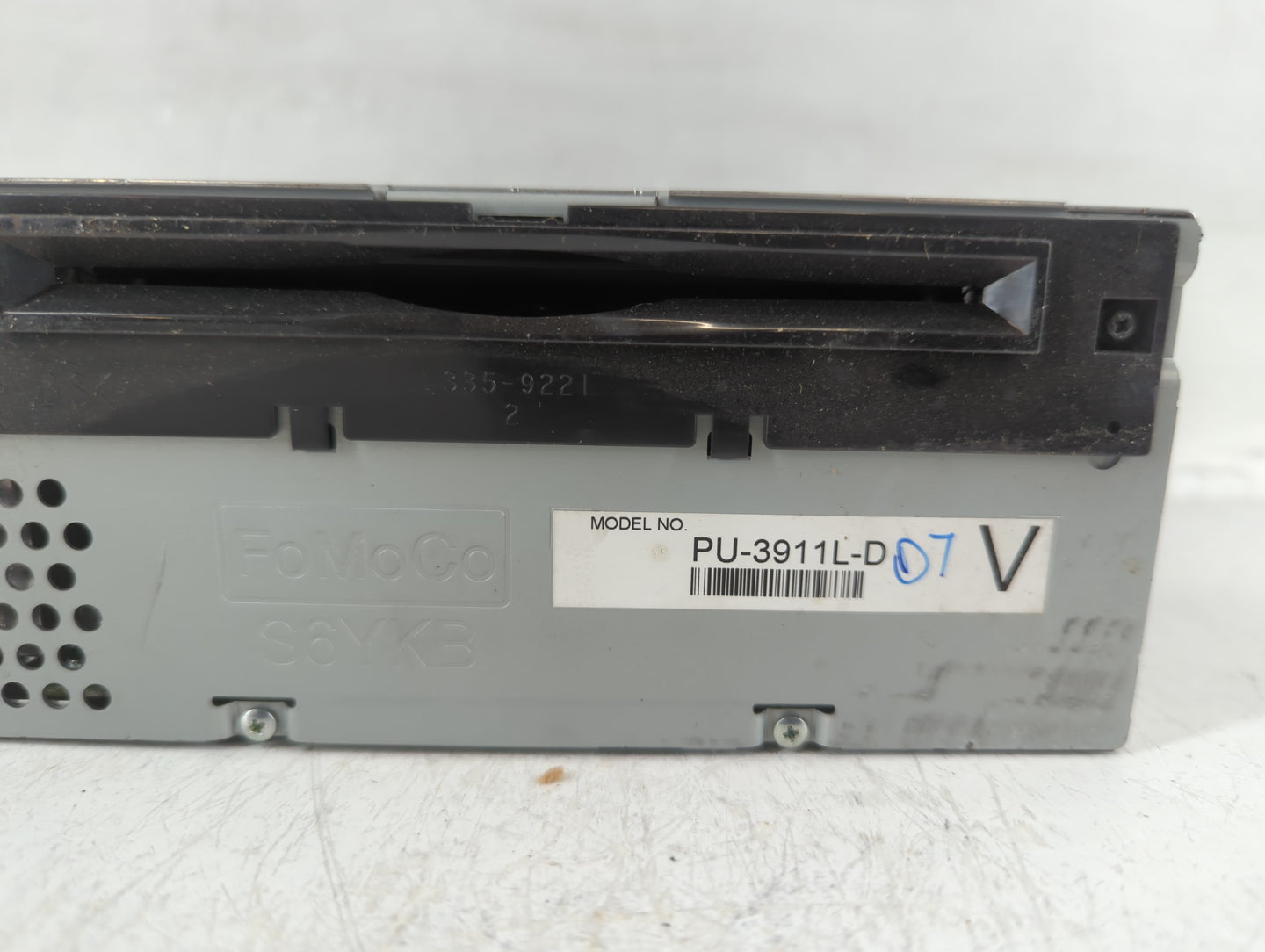 2014-2015 Ford Explorer Radio AM FM Cd Player Receiver Replacement P/N:EB5T-19C107-JA Fits Fits 2014 2015 OEM Used Auto Part
