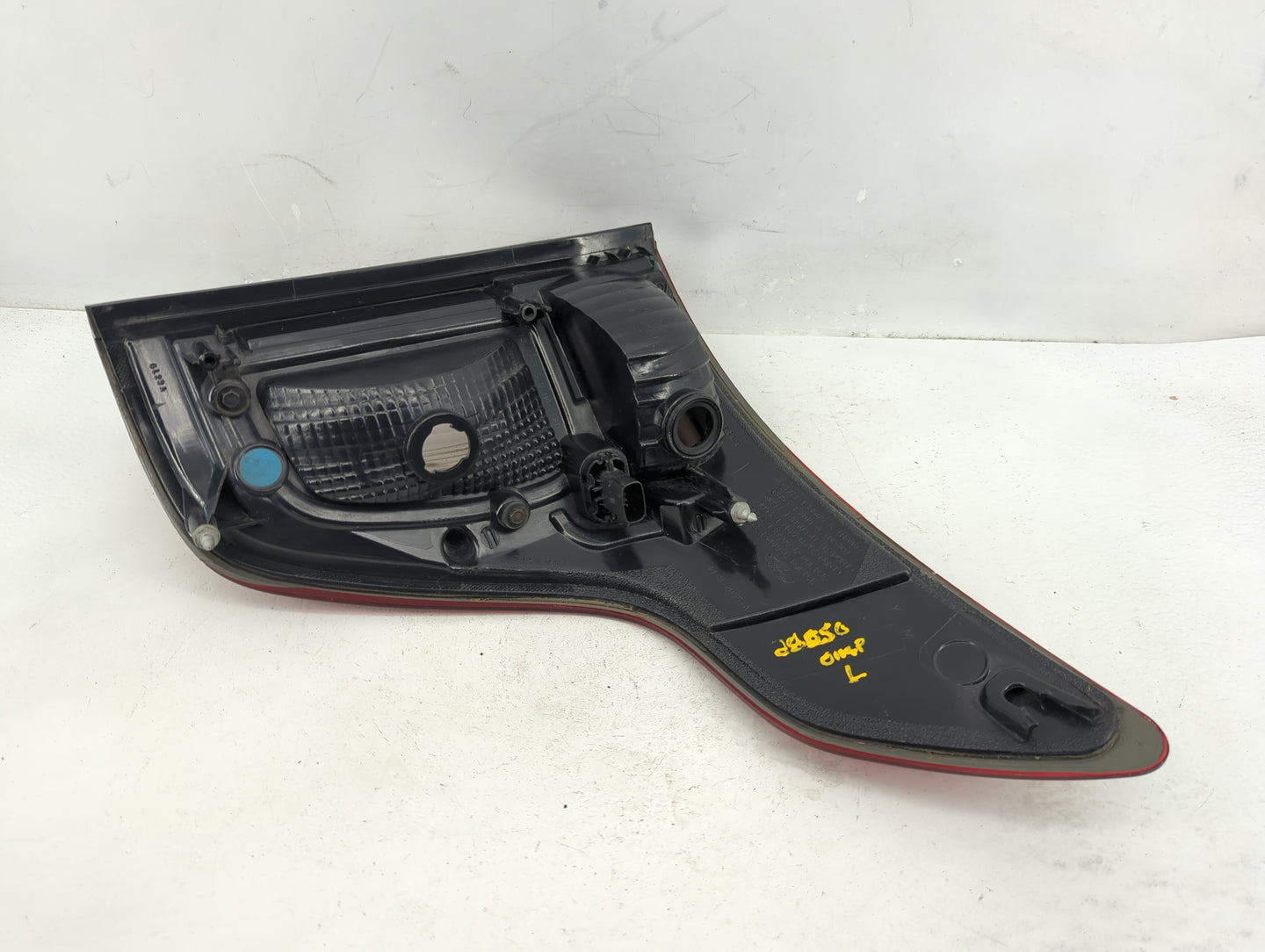 2011-2015 Ford Explorer Tail Light Assembly Passenger Right OEM Fits Fits 2011 2012 2013 2014 2015 OEM Used Auto Parts - Oem