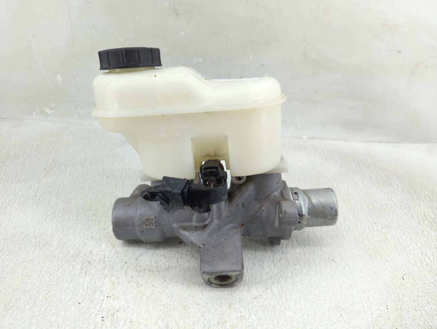 2015-2017 Ford F-150 Brake Master Cylinder - Oemusedautoparts1.com