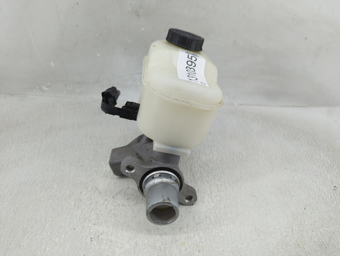 2015-2017 Ford F-150 Brake Master Cylinder - Oemusedautoparts1.com