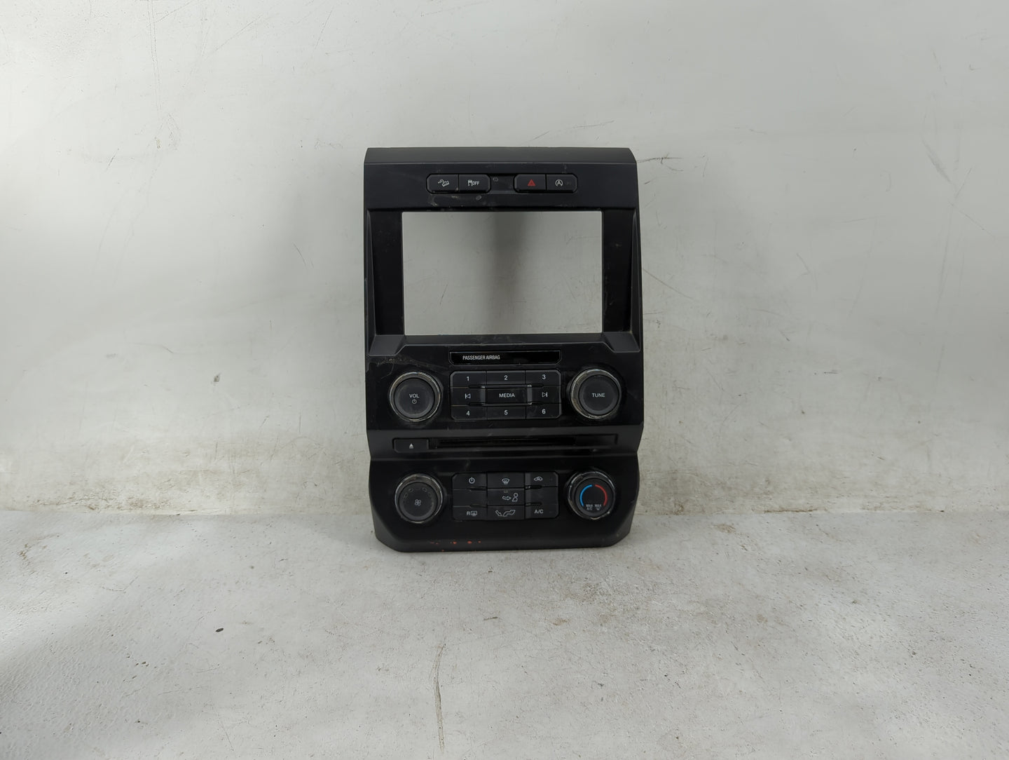 2015 Ford F-150 Radio AM FM Cd Player Receiver Replacement P/N:FL3T-18E243-CBJ FL3T-18E243-AA Fits OEM Used Auto Parts - Oem