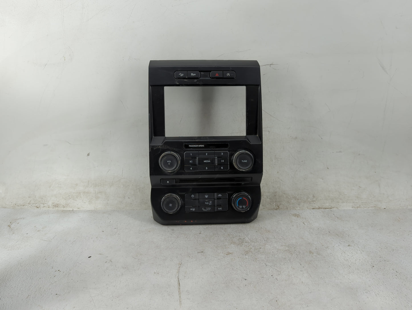 2015 Ford F-150 Radio AM FM Cd Player Receiver Replacement P/N:FL3T-18E243-CBJ FL3T-18E243-AA Fits OEM Used Auto Parts - Oem