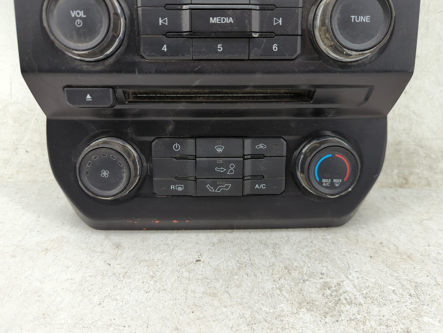 2015 Ford F-150 Radio AM FM Cd Player Receiver Replacement P/N:FL3T-18E243-CBJ FL3T-18E243-AA Fits OEM Used Auto Parts - Oem