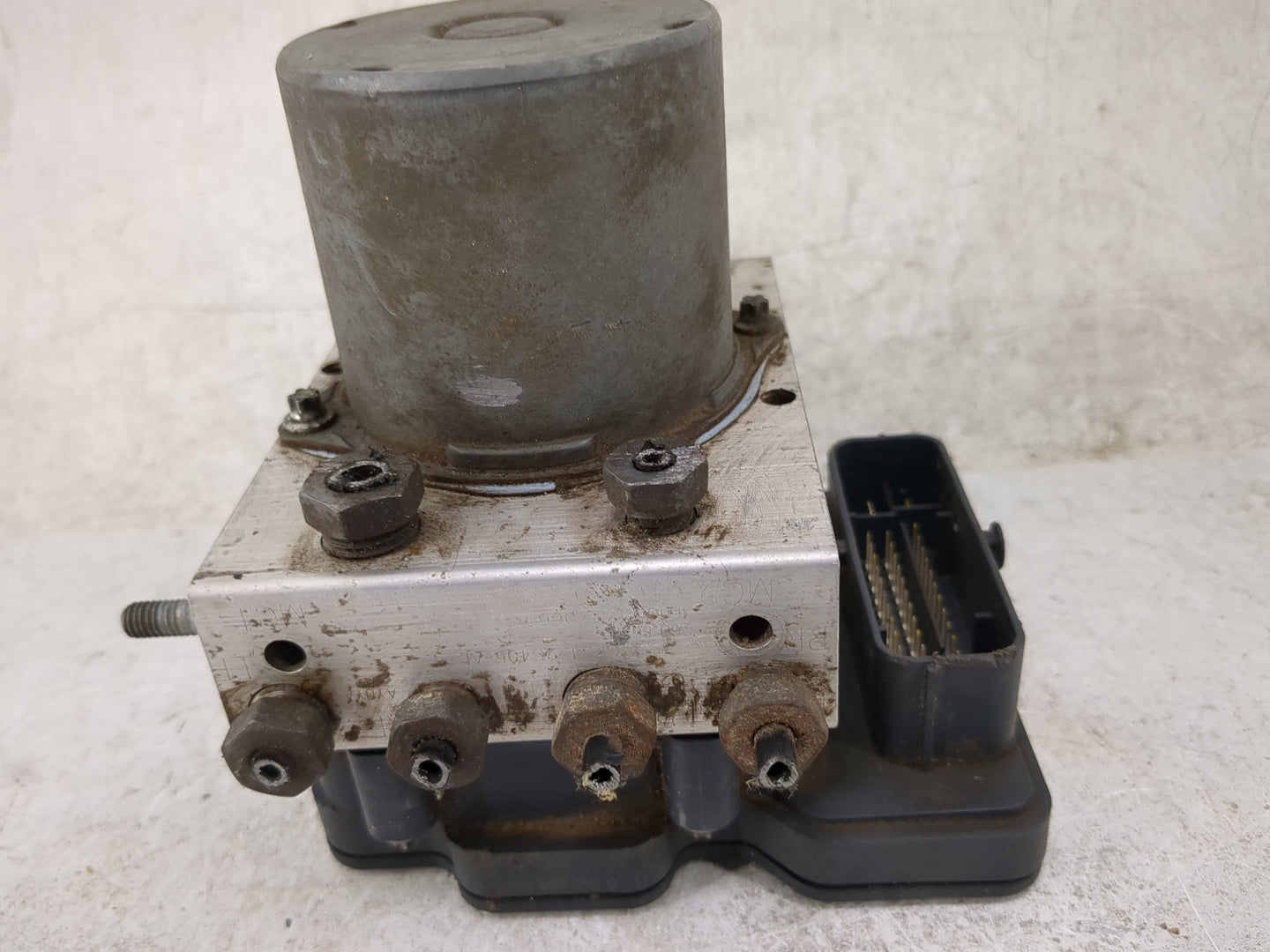 2015-2016 Ford F-150 ABS Pump Control Module Replacement P/N:2265106512 0265956579 Fits Fits 2015 2016 OEM Used Auto Parts -