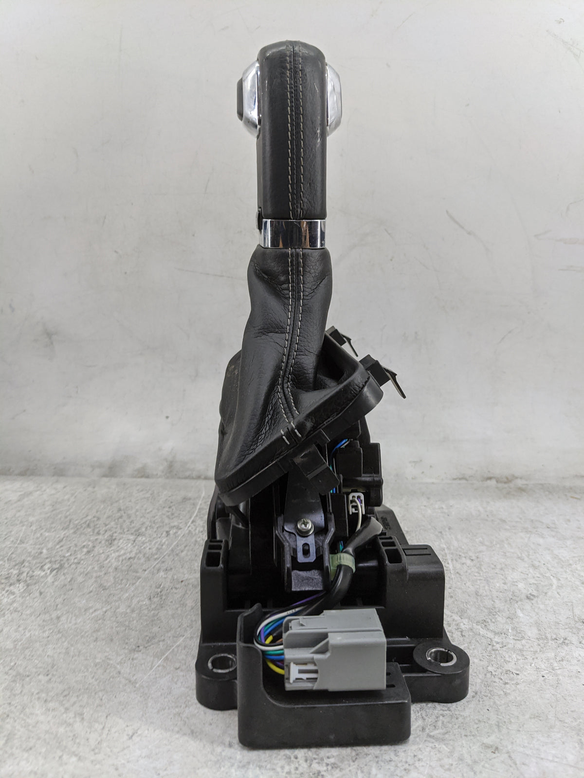 2015 Ford F-150 Floor Console Assembly Shifter Black - Oemusedautoparts1.com