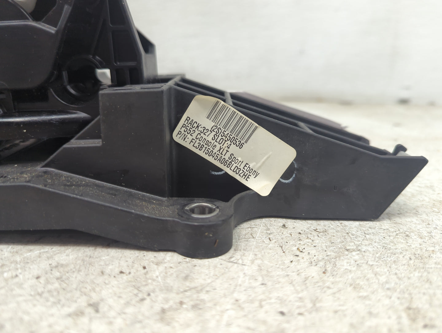 2015 Ford F-150 Floor Console Assembly Shifter 1480360 - Oemusedautoparts1.com