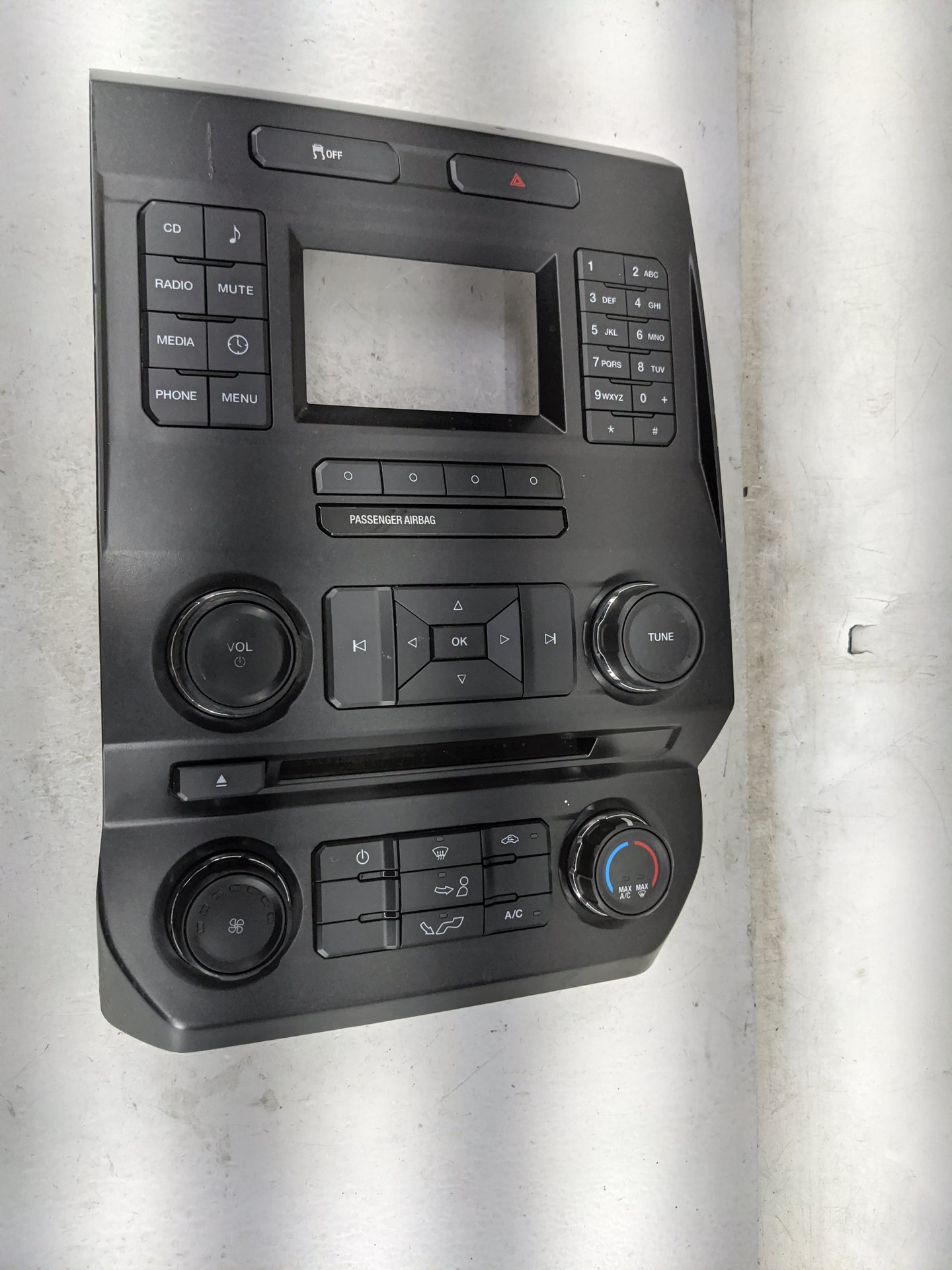 2015-2015 Ford F-150 Radio Control Panel 1483044 - Oemusedautoparts1.com