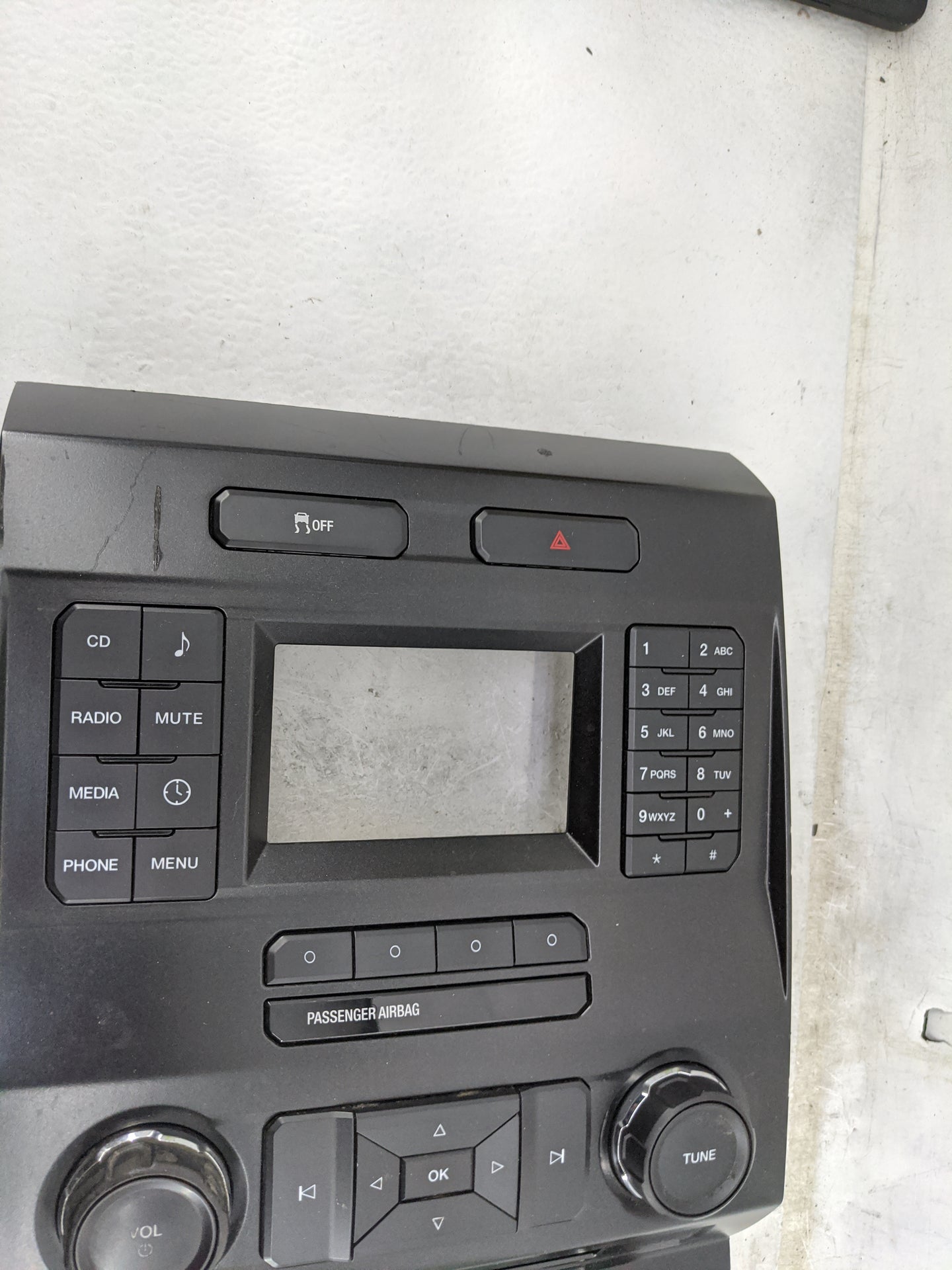 2015-2015 Ford F-150 Radio Control Panel 1483044 - Oemusedautoparts1.com