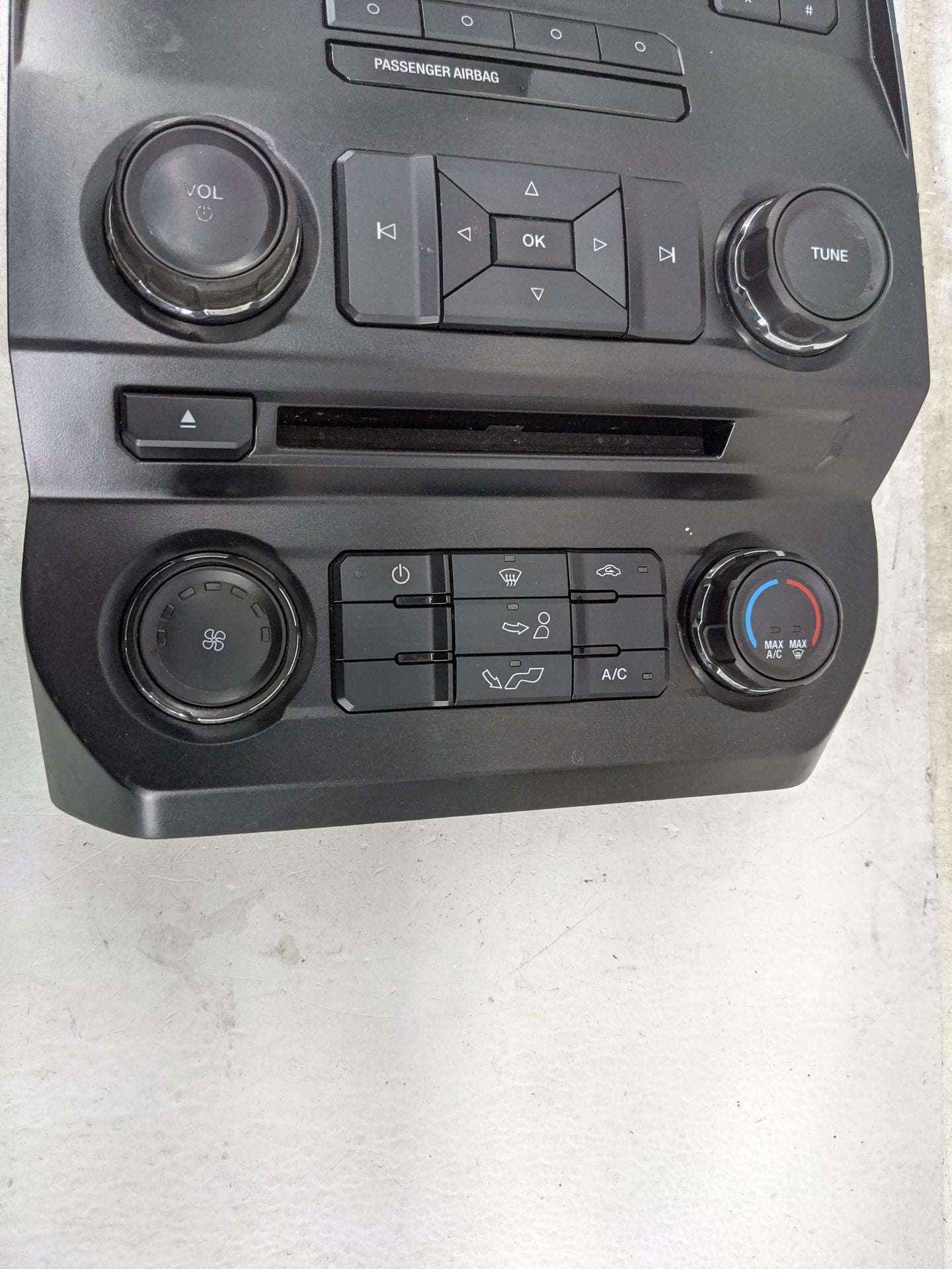 2015-2015 Ford F-150 Radio Control Panel 1483044 - Oemusedautoparts1.com