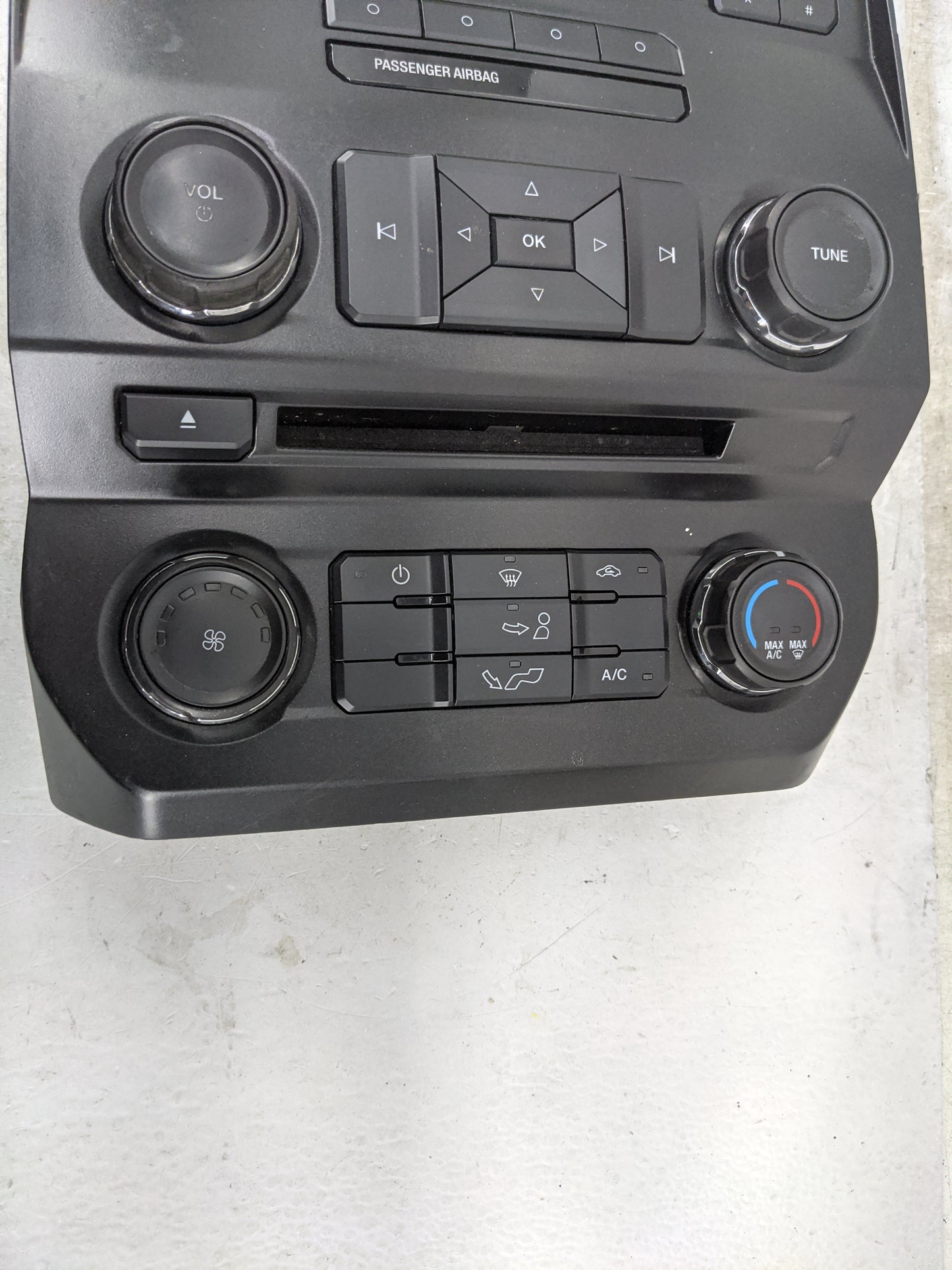 2015-2015 Ford F-150 Radio Control Panel 1483044 - Oemusedautoparts1.com