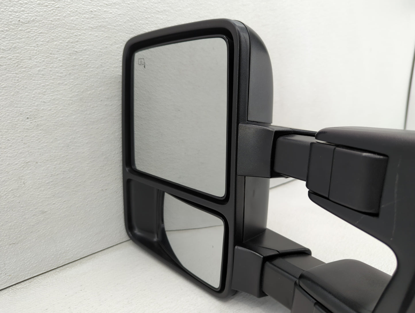 2015 Ford F-150 Driver Side View Mirror - Left Door Mirror OEM Used - Oemusedautoparts1.com