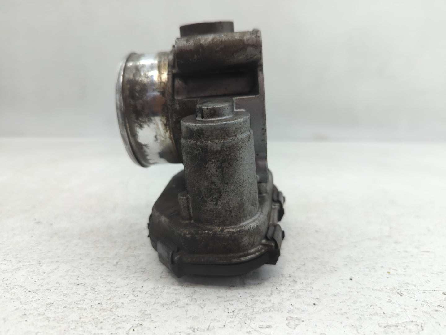 2015-2017 Ford F-150 Throttle Body P/N:GB8E 9F991 BC Fits Fits 2015 2016 2017 2018 2019 2020 OEM Used Auto Parts - Oemusedau
