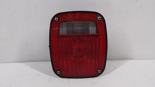 1999-2019 Ford F-350 Super Duty Tail Light Assembly Passenger Right OEM Fits OEM Used Auto Parts - Oemusedautoparts1.com