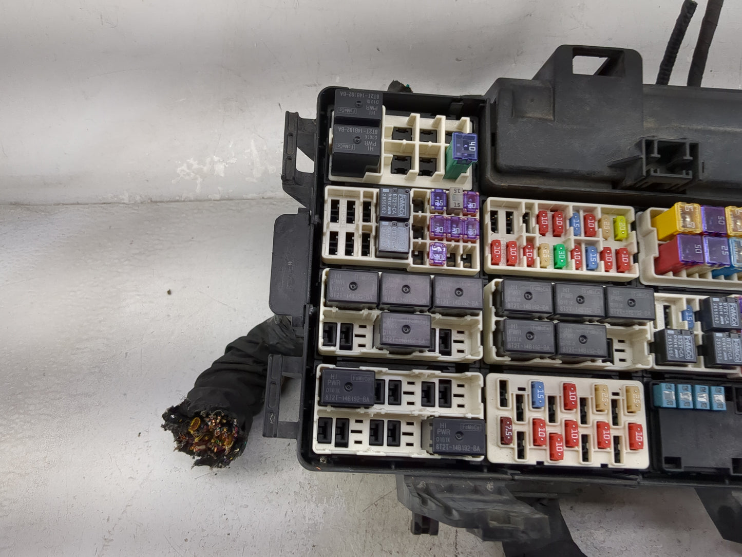 2015 Ford F150 Fusebox Fuse Box Panel Relay Module P/N:FL3T-12A581BMK Fits OEM Used Auto Parts - Oemusedautoparts1.com