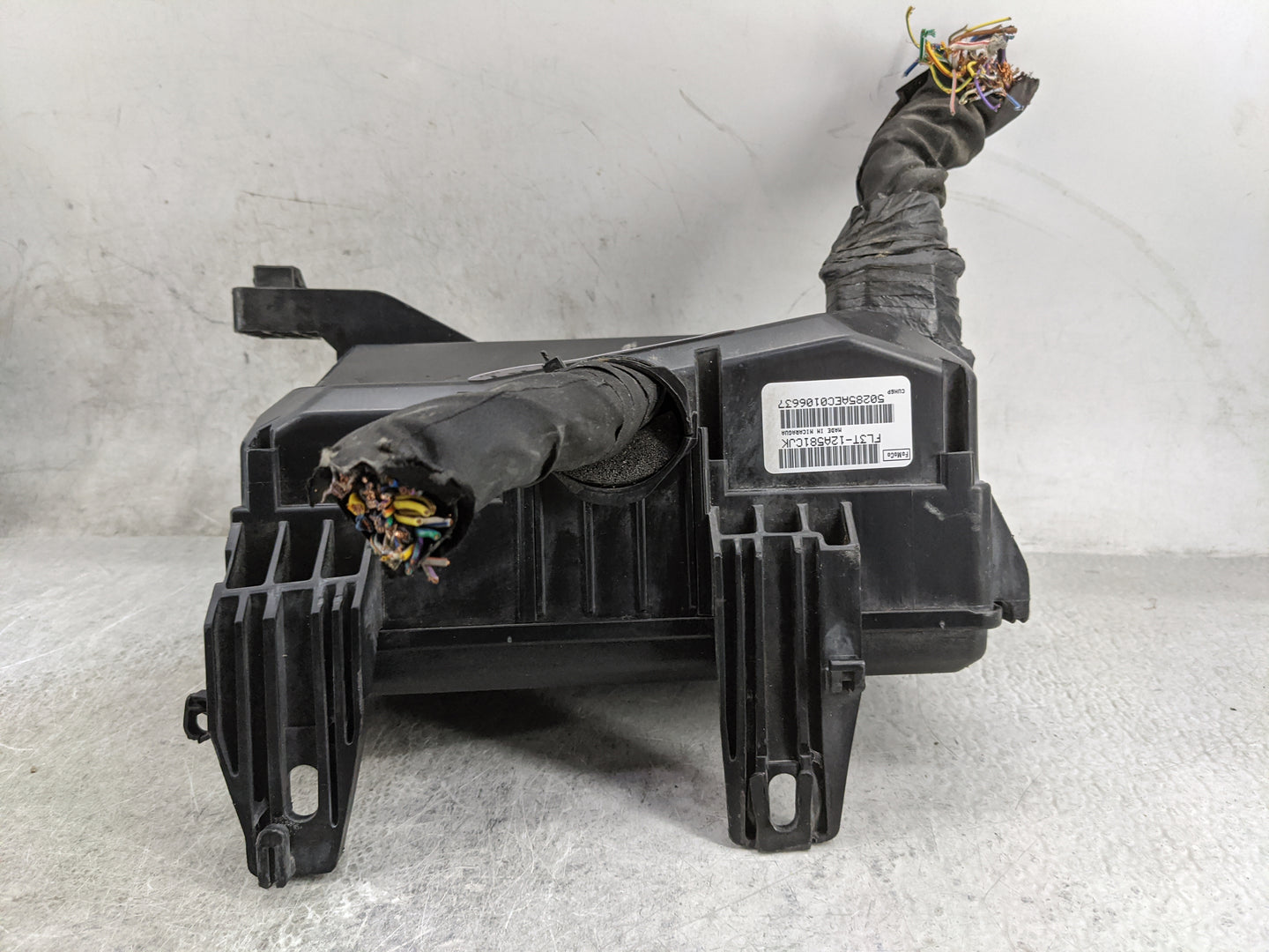 2015 Ford F150 Fusebox Fuse Box Panel Relay Module P/N:FL3T-12A581CJK Fits OEM Used Auto Parts - Oemusedautoparts1.com