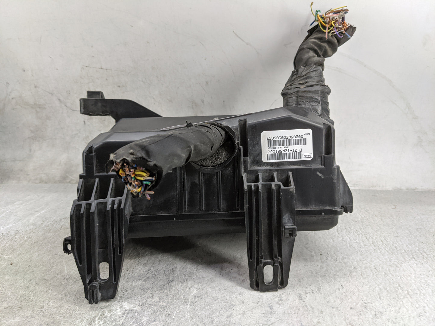2015 Ford F150 Fusebox Fuse Box Panel Relay Module P/N:FL3T-12A581CJK Fits OEM Used Auto Parts - Oemusedautoparts1.com